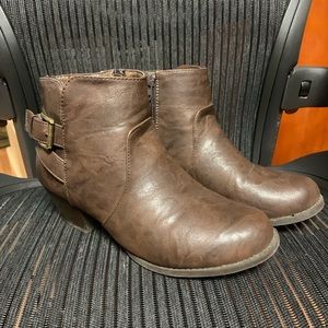 Women’s Bonnibel Brown Booties size 8